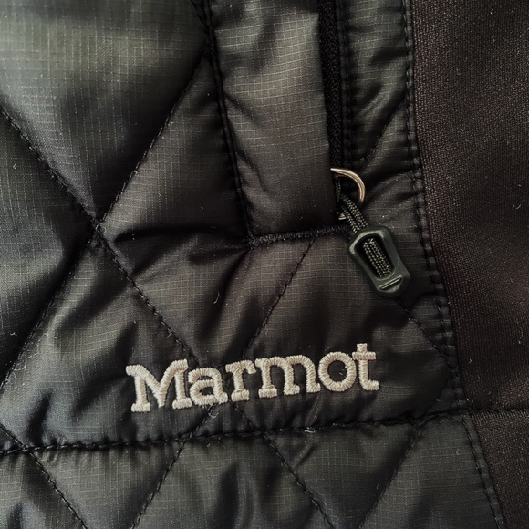 Marmot Women's Outdoor Puffer Vest - Picture 4 of 4
